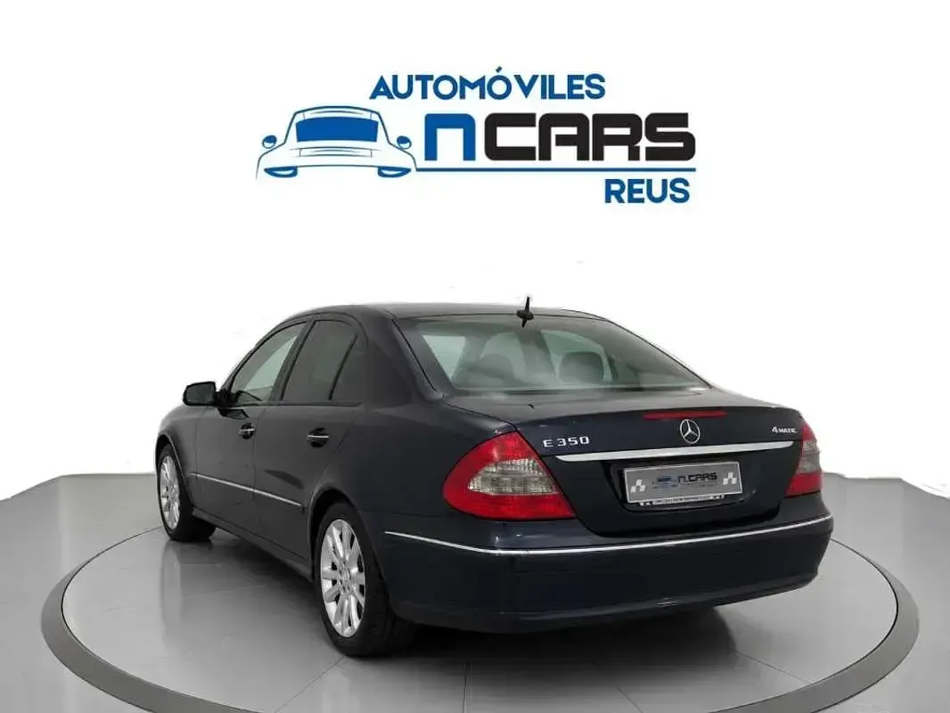 Usado Mercedes E350 Avantgarde 272 CV (200 kW) 2008 Azul Berlina