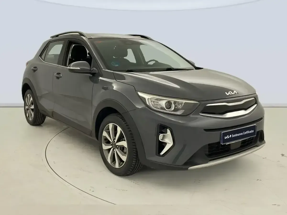 Usado Kia Stonic 101 CV (74 kW) 2021 Gris SUV