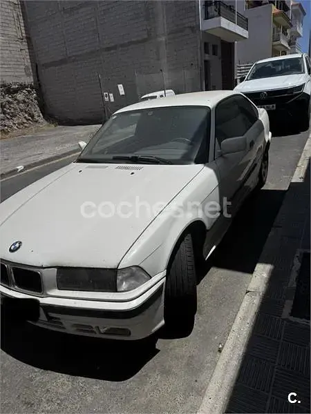 Usado BMW 318 140 CV (102 kW) 1992 Blanco Coupe