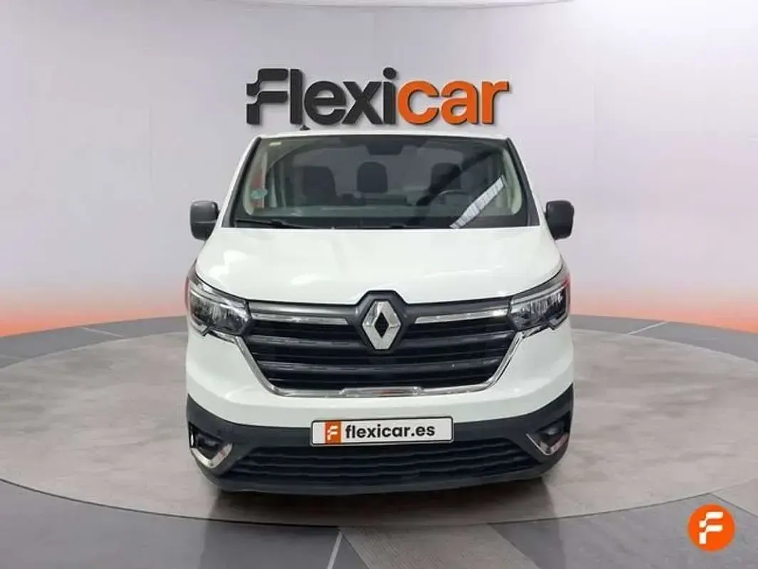 Usado Renault Trafic 131 CV (96 kW) 2023 Blanco Monovolumen