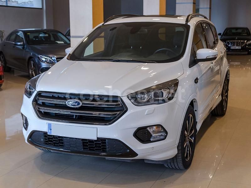 Blanco Usado 2019 Ford Kuga ST-Line SUV | 21.290 € - Imagen 1/4