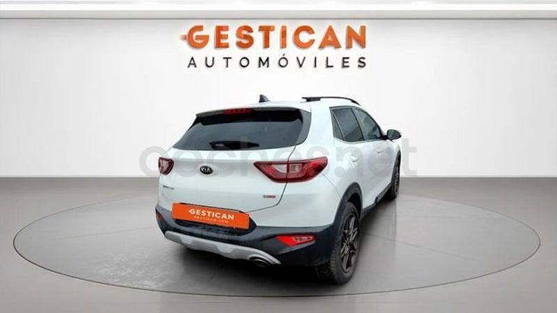 Usado Kia Stonic 101 CV (74 kW) 2021 Blanco SUV