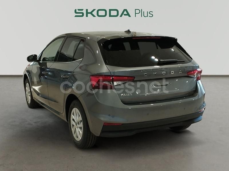Nuevo Skoda Fabia Selection 80 CV (58 kW) 2025 Gris / plata Utilitario