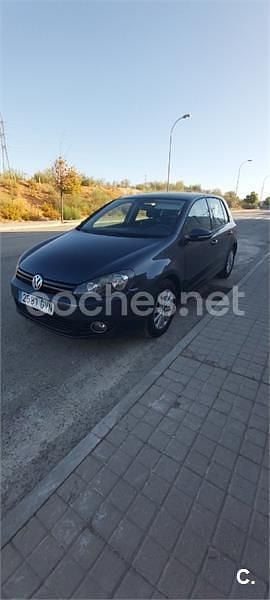 Verde Usado 2010 VW Golf VI Advance Berlina | 4900 € (Buen precio) - Imagen 1/4