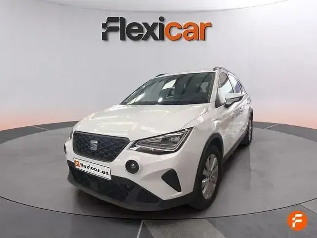 Usado Seat Arona Style 115 CV (84 kW) 2024 Gris SUV
