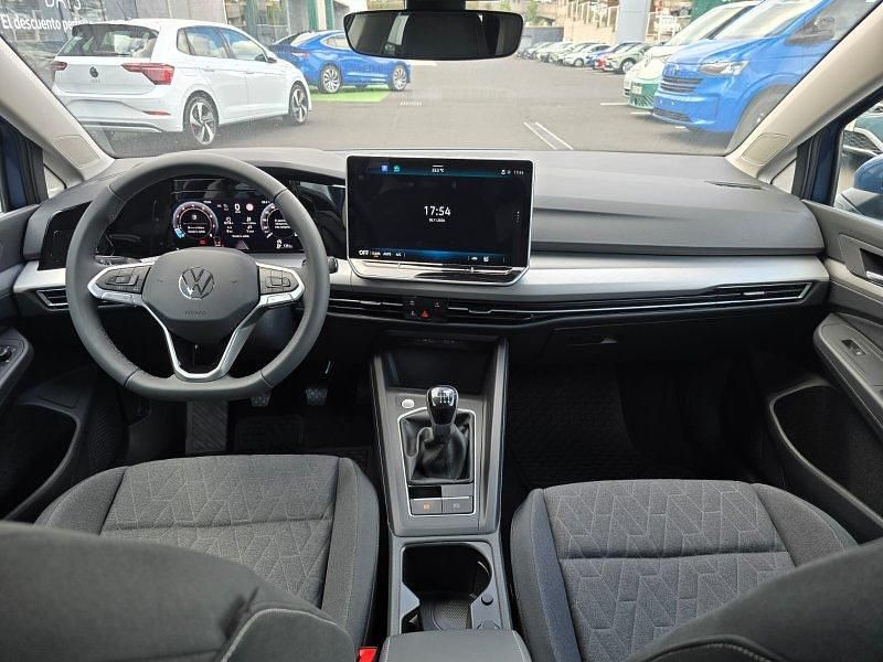 Nuevo VW Golf VIII 115 CV (84 kW) 2025 Azul anémona metalizado Utilitario