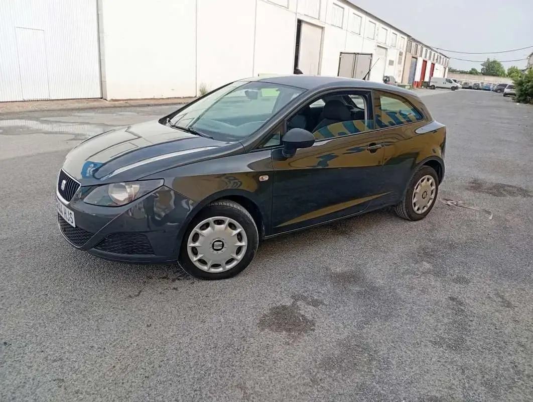 Usado Seat Ibiza SC Reference 90 CV (66 kW) 2012 Marrón Utilitario