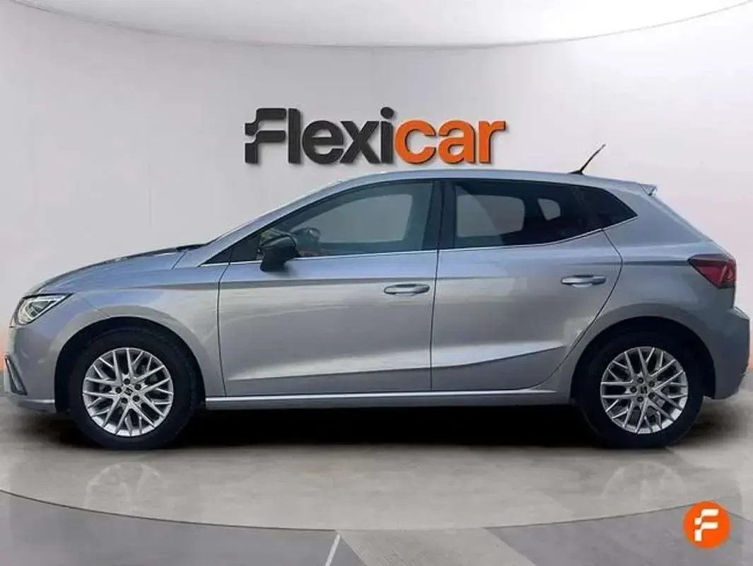 Usado Seat Ibiza 116 CV (85 kW) 2024 Gris Utilitario