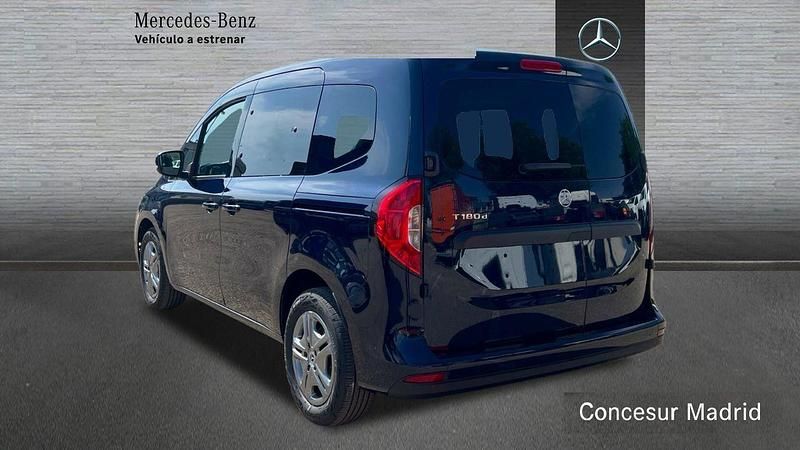 Nuevo Mercedes T180 115 CV (84 kW) 2025 Azul Monovolumen