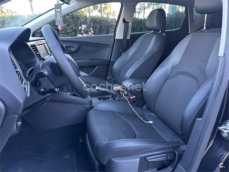Usado Seat Leon FR 184 CV (135 kW) 2014 Negro Berlina