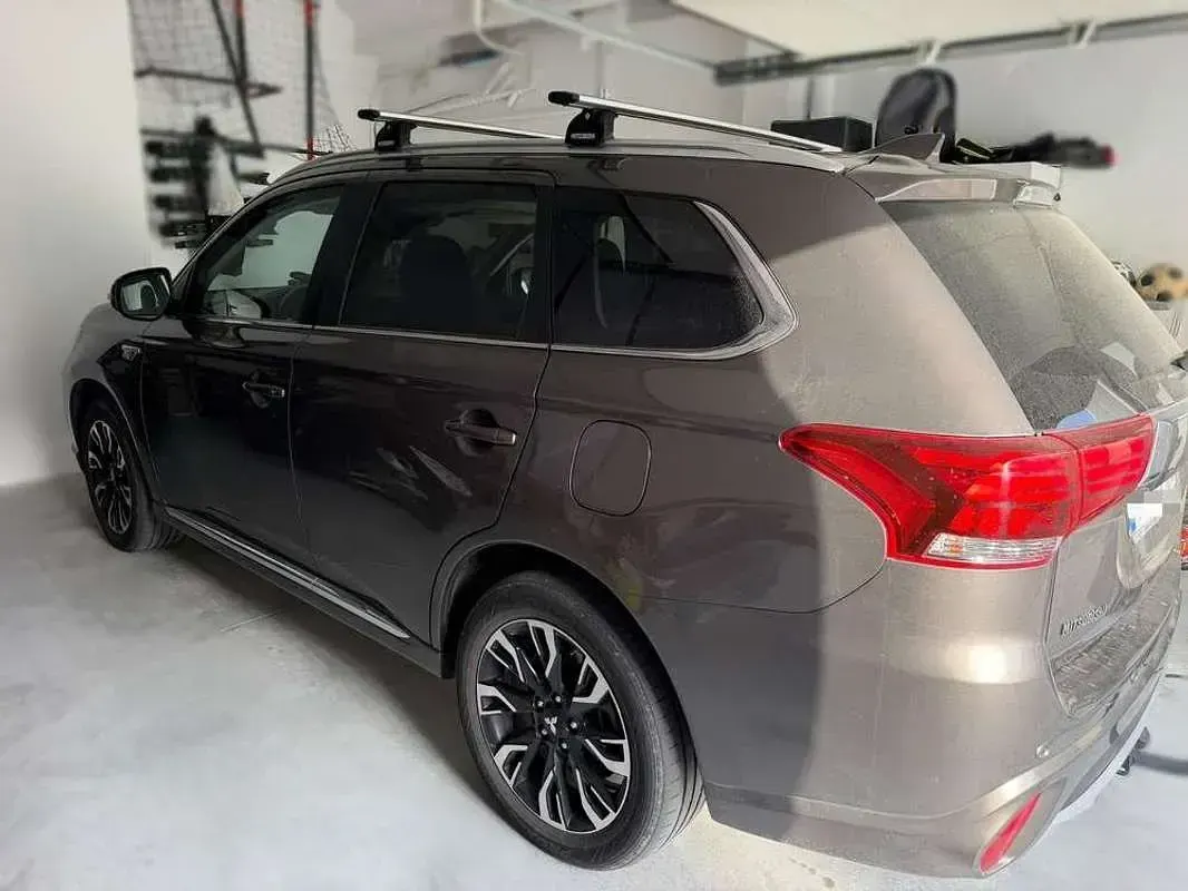 Usado Mitsubishi Outlander P-HEV 203 CV (149 kW) 2018 Marrón SUV
