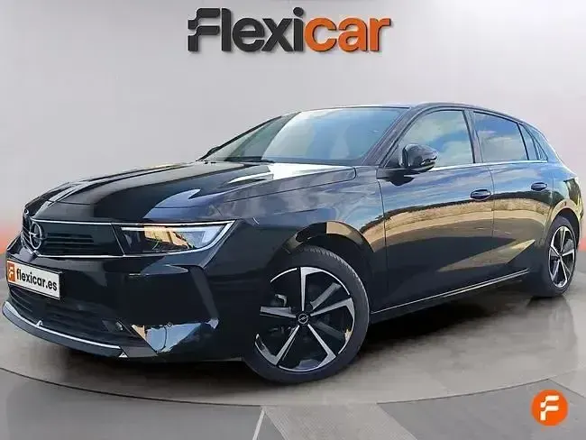 Usado Opel Astra Elegance 130 HP (95 kW) 2023 Preto Sedan