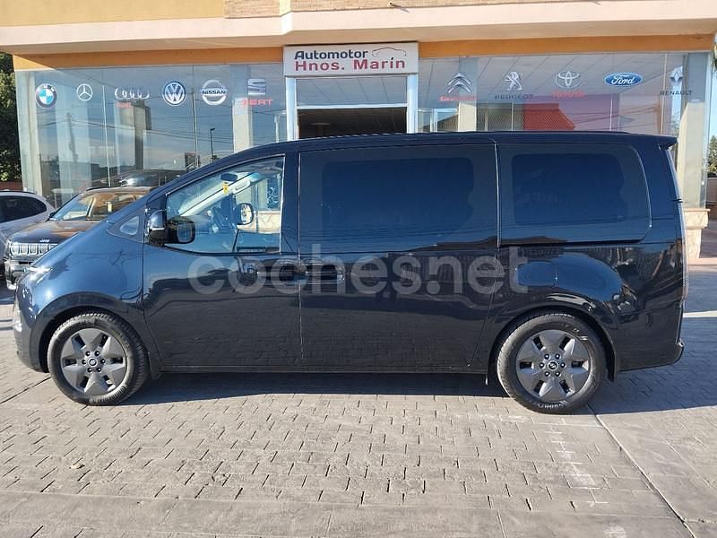Usado Hyundai Staria 177 CV (130 kW) 2022 Azul Monovolumen