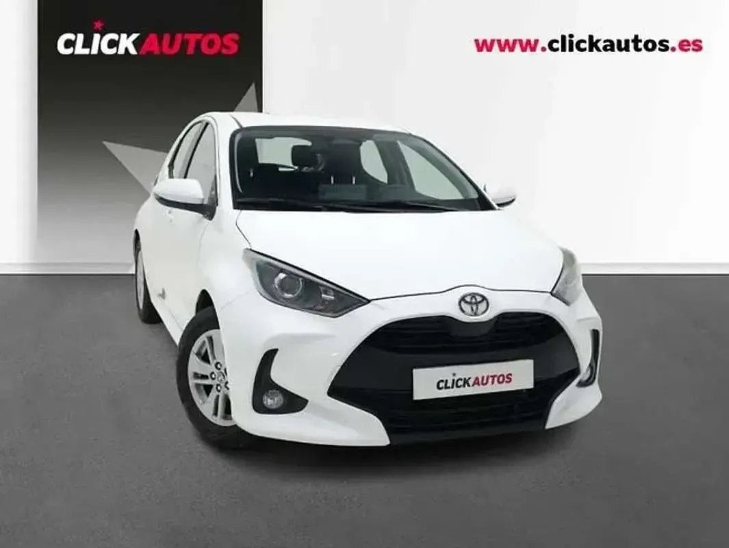 Begagnad Toyota Yaris Hybrid Business Edition 116 HK (85 kW) 2025 Vit Halvkombi
