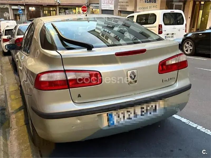 Usado Renault Laguna II Authentique 120 CV (88 kW) 2001 Beige Berlina