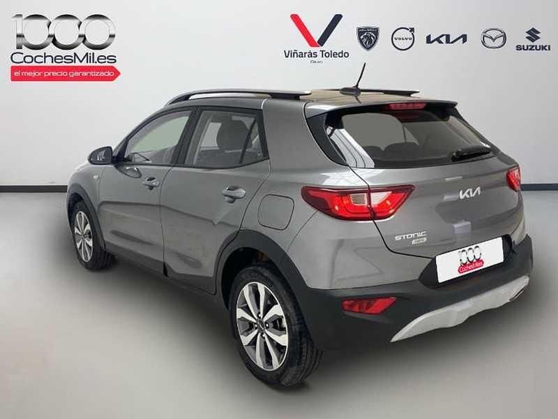 Usado Kia Stonic 84 CV (61 kW) 2023 Gris SUV