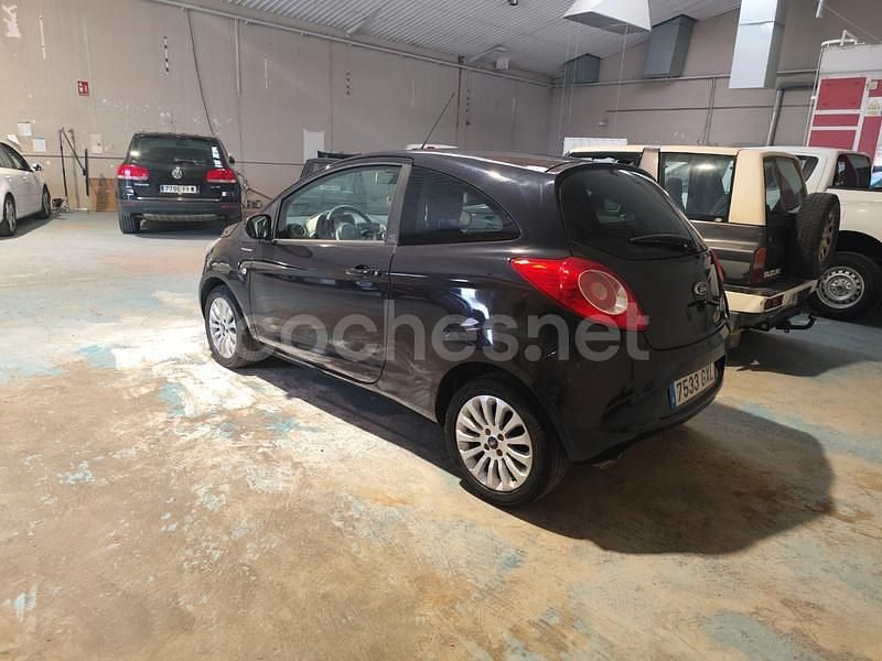 Usado Ford Ka Trend 69 CV (50 kW) 2010 Negro Utilitario