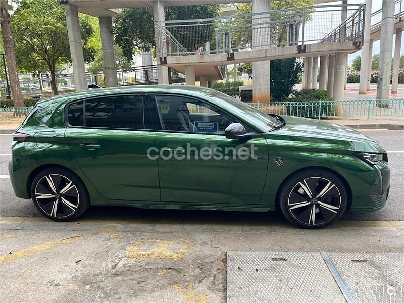 Verde Usado 2022 Peugeot 308 GT Berlina | 26.900 € (Caro) - Imagen 1/2
