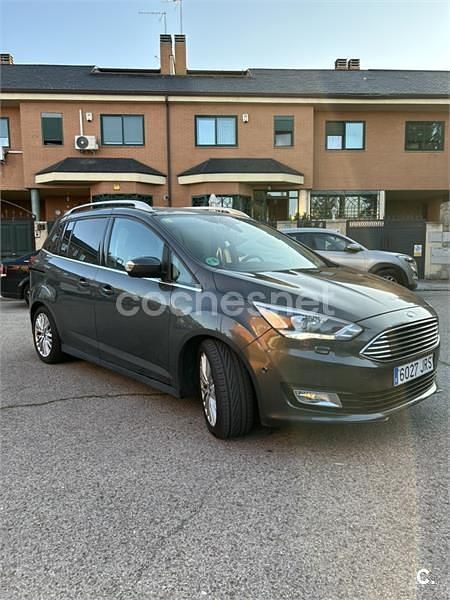 Usado Ford Grand C-Max Titanium 125 CV (91 kW) 2016 Gris / plata Monovolumen