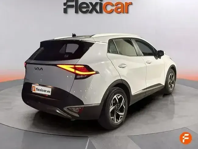 Usado Kia Sportage 136 CV (100 kW) 2023 Gris / plata SUV