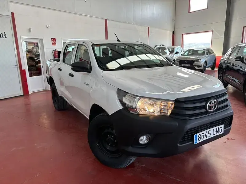 Usado Toyota HiLux 150 CV (110 kW) 2021 Blanco Pickup/Camioneta