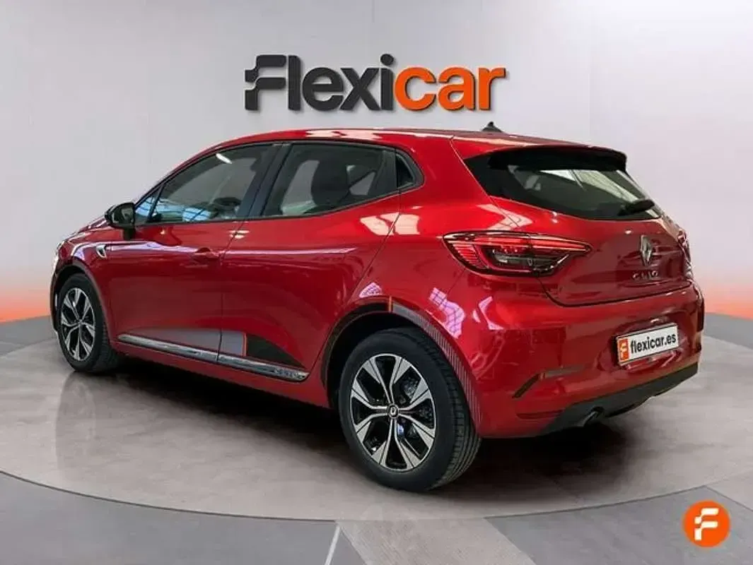 Usado Renault Clio LIMITED 91 CV (66 kW) 2022 Rojo Utilitario