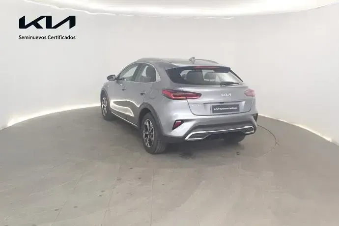 Usado Kia XCeed 101 CV (74 kW) 2025 Plateado SUV