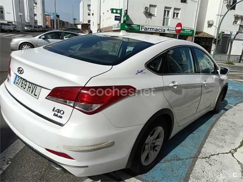 Usado Hyundai i40 115 CV (84 kW) 2014 Blanco Berlina