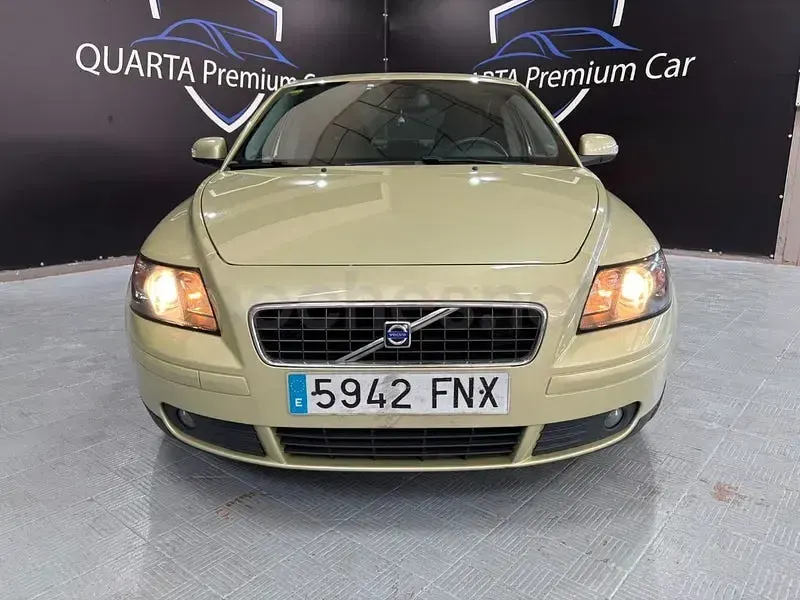 Usado Volvo S40 Kinetic 136 CV (100 kW) 2007 Beige Berlina