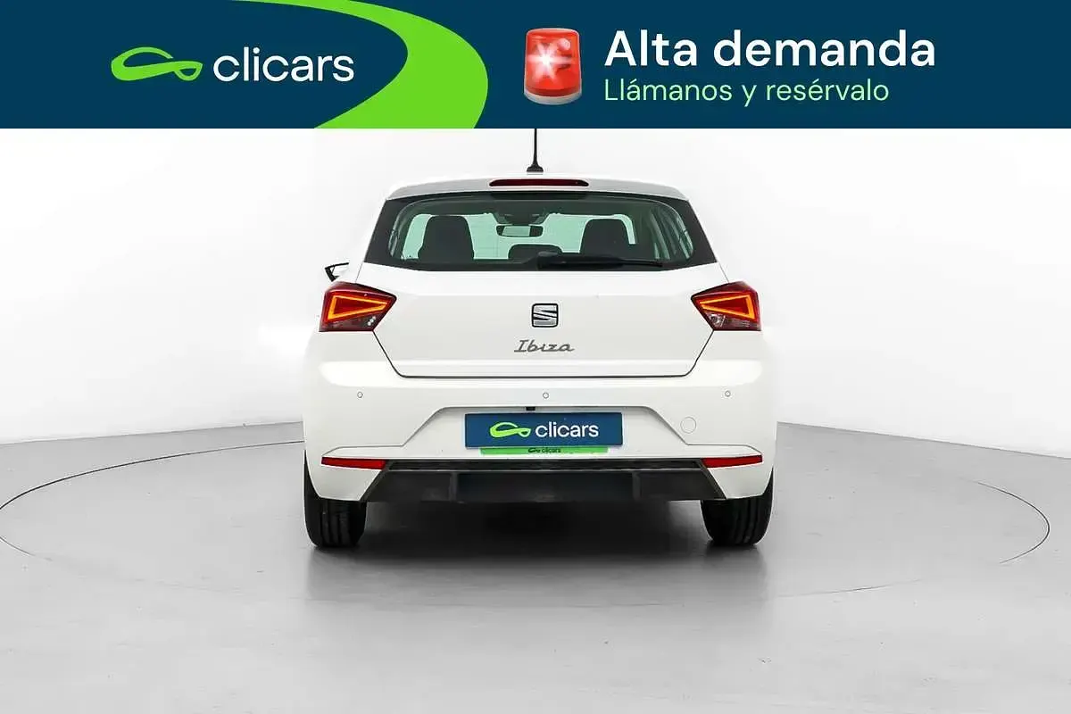 Usado Seat Ibiza Style 110 CV (80 kW) 2022 Blanco Utilitario