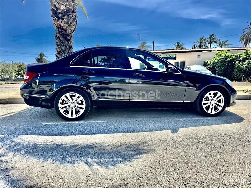 Usado Mercedes C220 Avantgarde 170 CV (125 kW) 2011 Negro Berlina