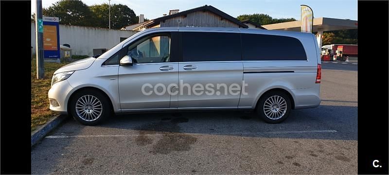 Usado Mercedes V220 Avantgarde 163 CV (119 kW) 2015 Gris / plata Monovolumen
