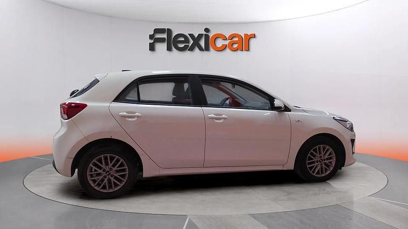 Usado Kia Rio 84 CV (61 kW) 2022 Blanco Utilitario