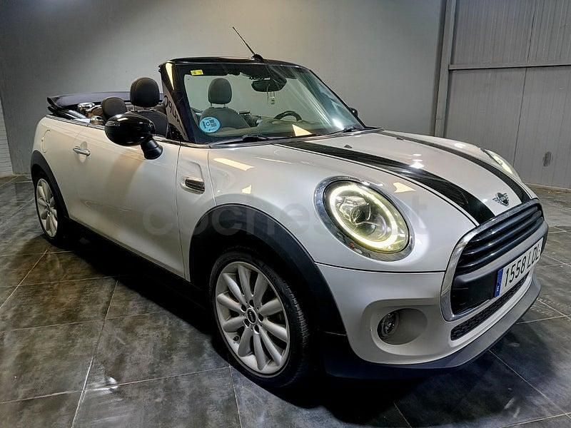 Usado Mini One Cabriolet 102 CV (75 kW) 2019 Gris / plata Descapotable