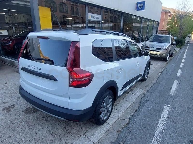 Usado Dacia Jogger Expression 100 CV (73 kW) 2022 Blanco Monovolumen
