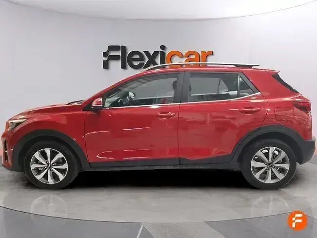Usado Kia Stonic 100 CV (73 kW) 2024 Rojo SUV