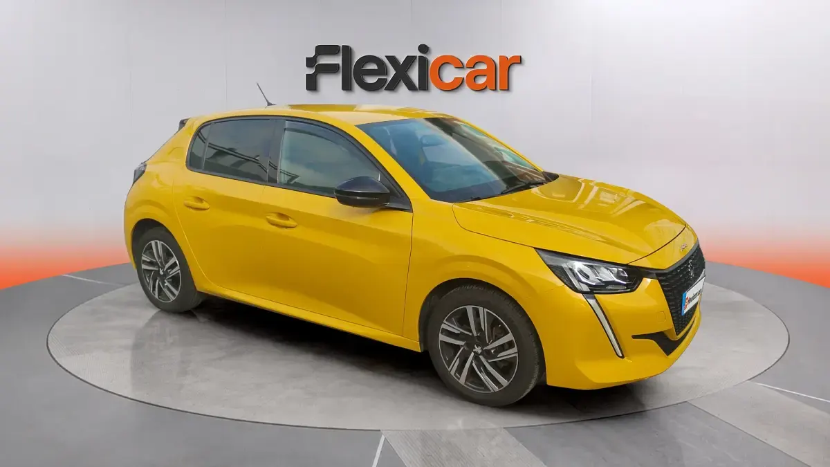 Używany Peugeot 208 Allure 101 KM (74 kW) 2023 Hatchback