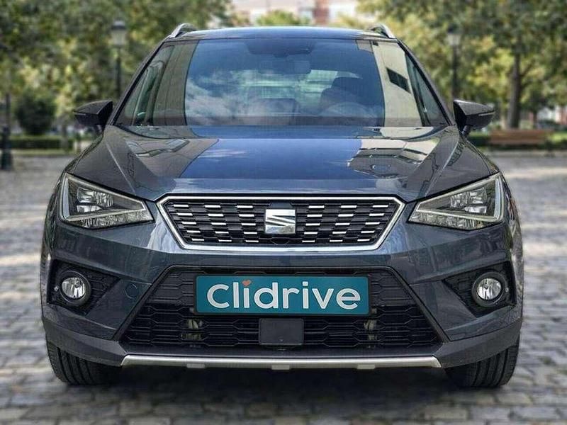 Usado Seat Arona Ecomotive 95 CV (69 kW) 2020 Gris SUV
