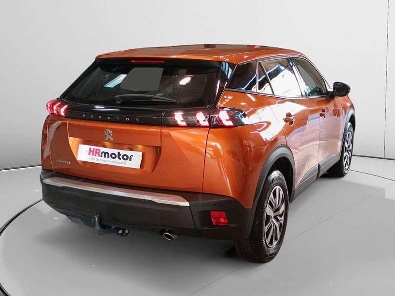 Usado Peugeot 2008 Allure 132 CV (97 kW) 2021 Blanco SUV