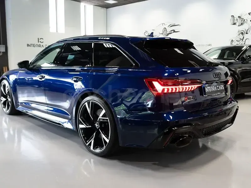Usado Audi RS6 Premium 600 CV (441 kW) 2021 Azul Familiar