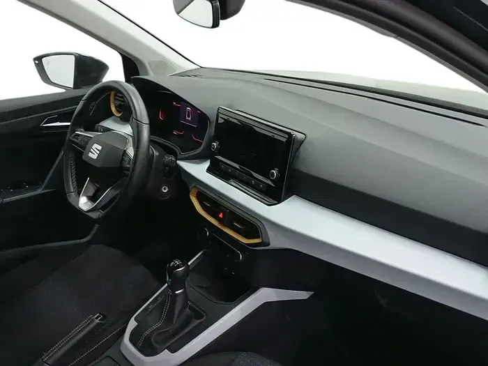 Usado Seat Arona Style 115 CV (84 kW) 2025 Gris SUV