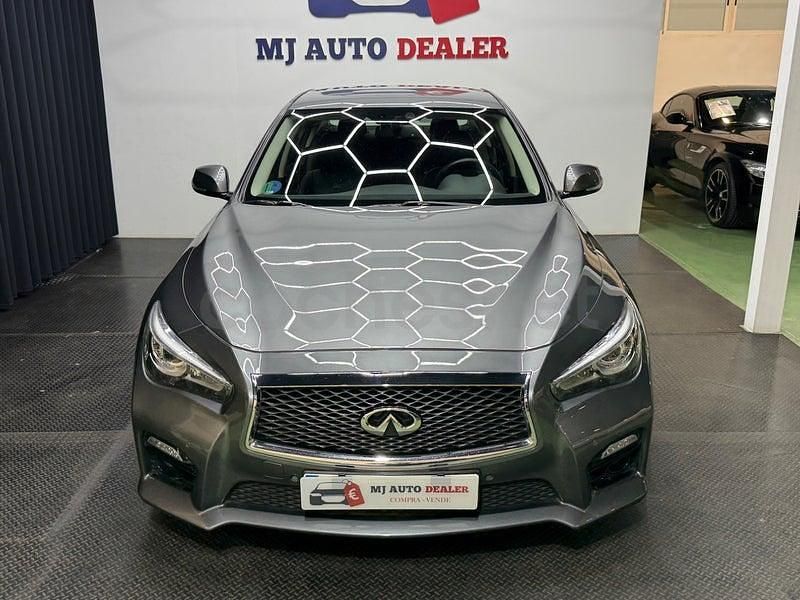 Usado Infiniti Q50 Sport Tech 364 CV (267 kW) 2015 Gris / plata Berlina