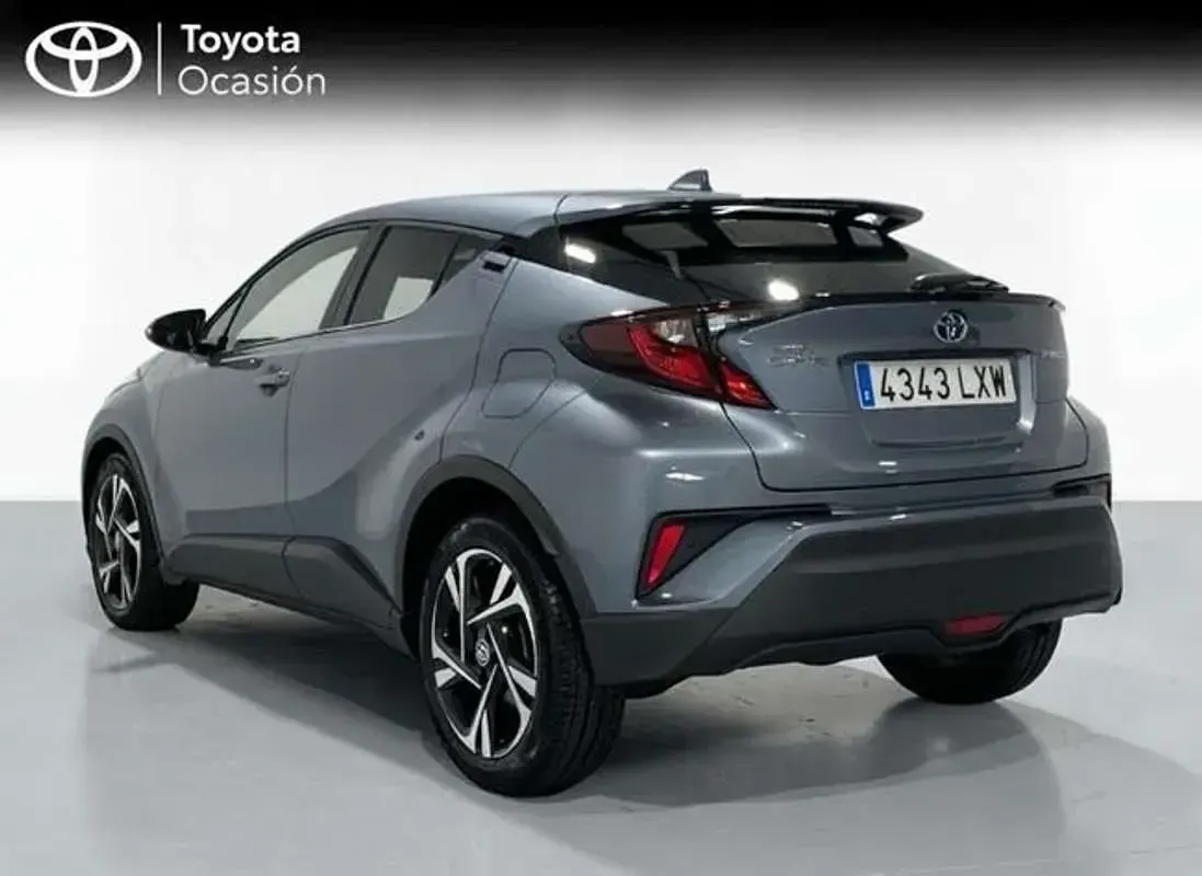 Usado Toyota C-HR Advance 122 CV (89 kW) 2022 Gris SUV