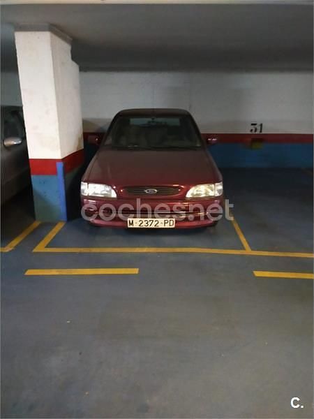 Usado Ford Escort 90 CV (66 kW) 1994 Rojo Berlina