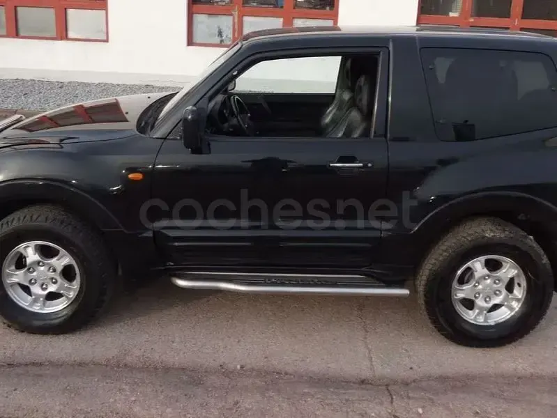 Usado Mitsubishi Montero 165 CV (121 kW) 2000 Negro SUV