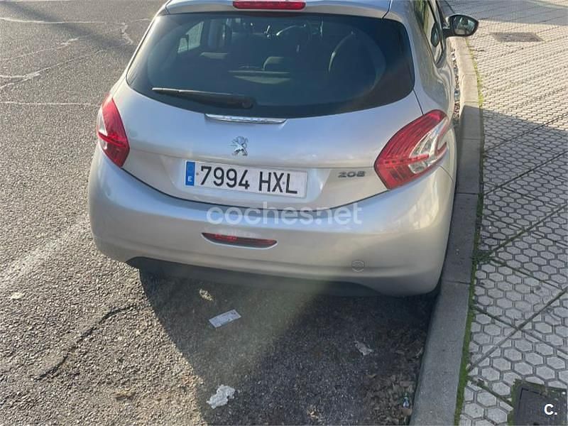 Usado Peugeot 208 Active 82 CV (60 kW) 2014 Blanco Utilitario