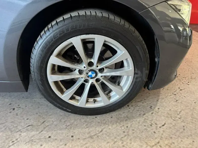 Usado BMW 320 184 CV (135 kW) 2016 Gris / plata Berlina