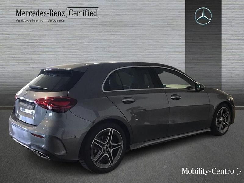 Usado Mercedes A180 116 CV (85 kW) 2024 Gris montaña Berlina