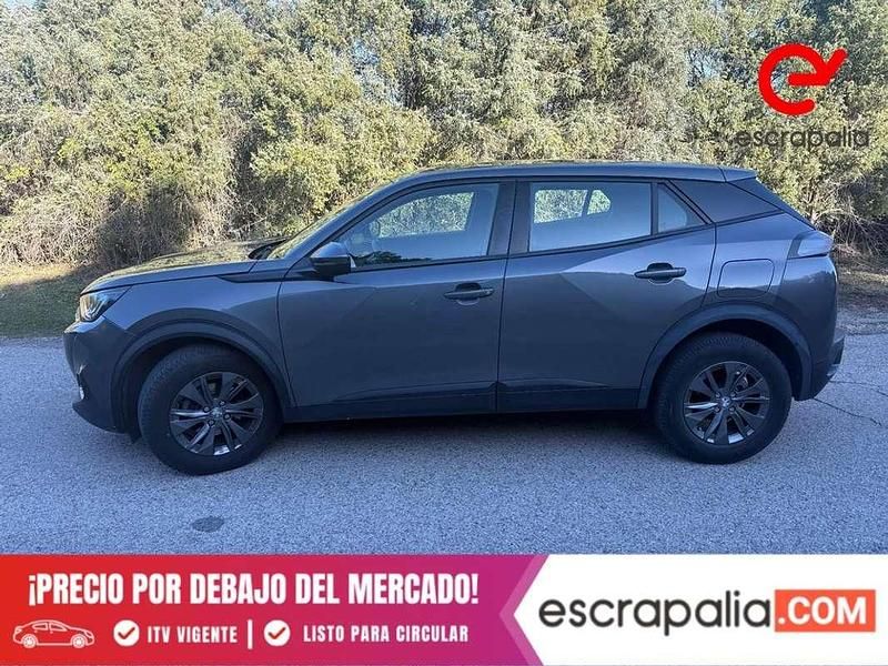 Usado Peugeot 2008 Active 110 CV (80 kW) 2021 Negro SUV