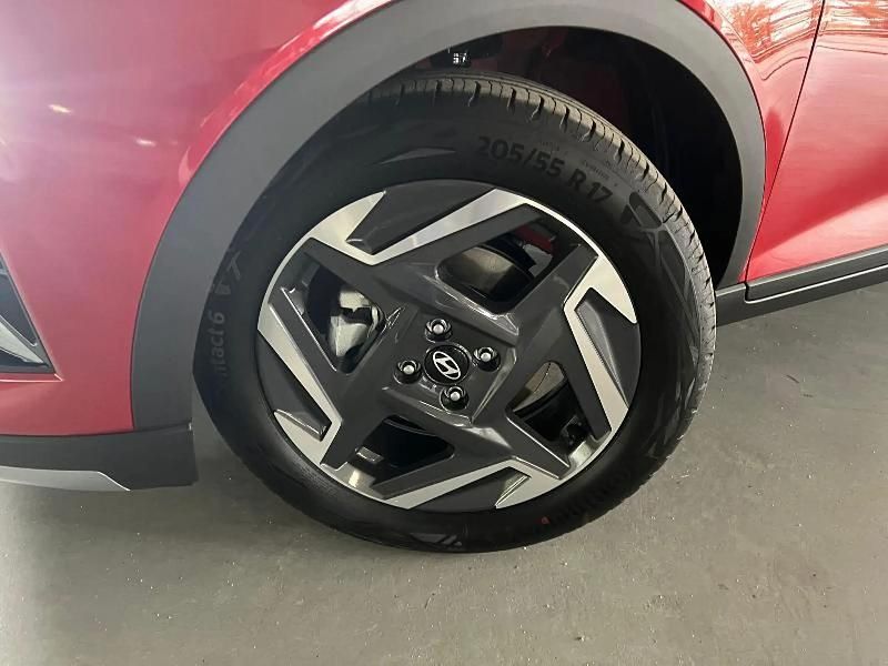 Usado Hyundai Bayon 100 CV (73 kW) 2025 Granate SUV